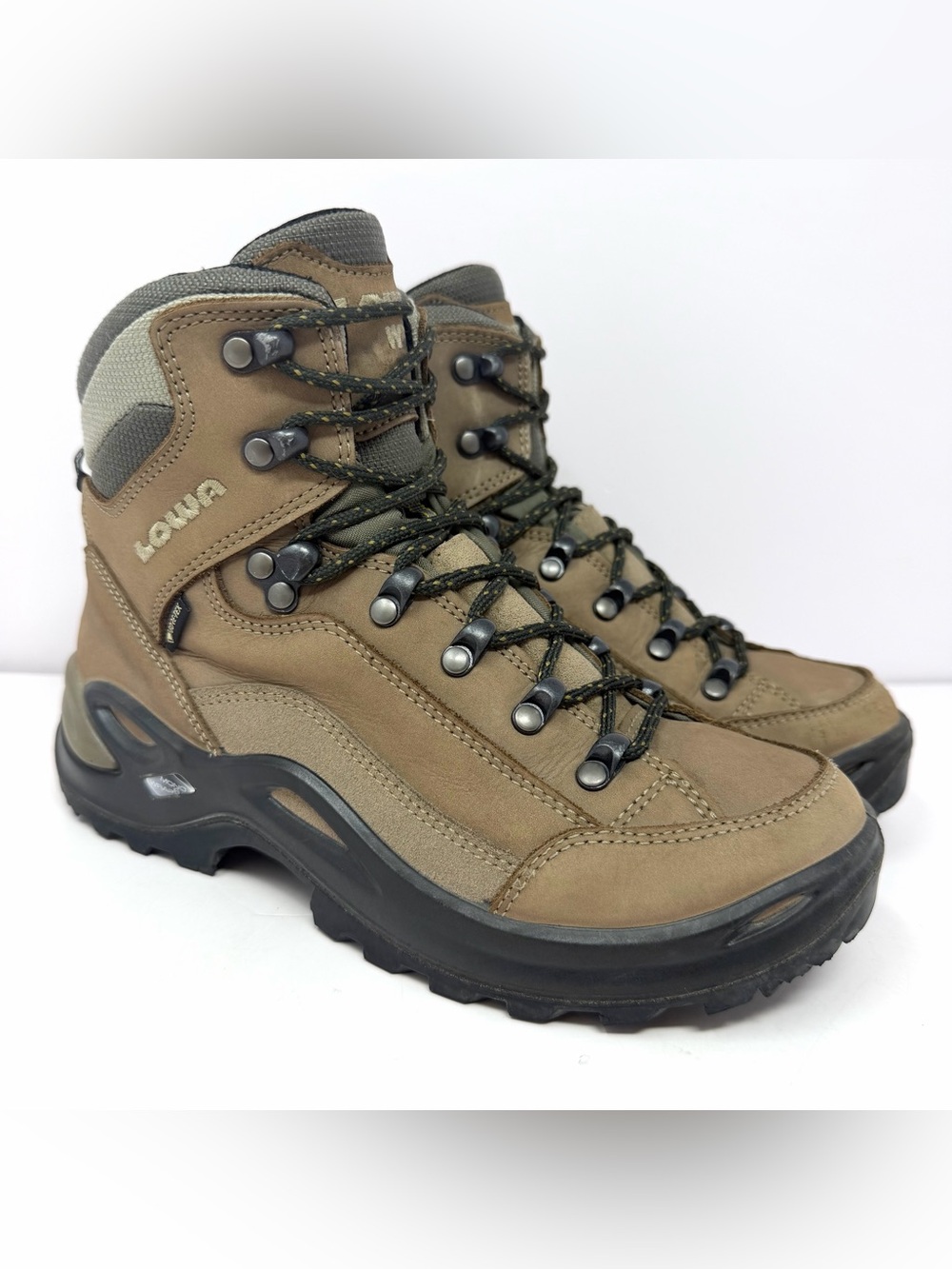 Lowa Women’s Mid GTX Gore-Tex Hiking Boot Sz 6 Brown Nubuck Leather Vibram GUC